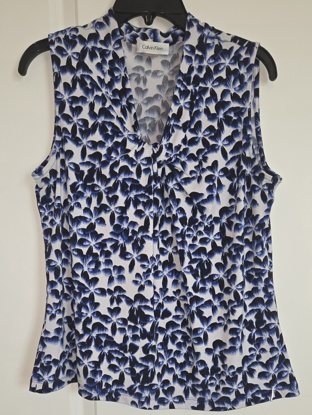 Calvin Klein Sleeveless V-Neck Floral Top Pleated Front Shell - Sixe M
